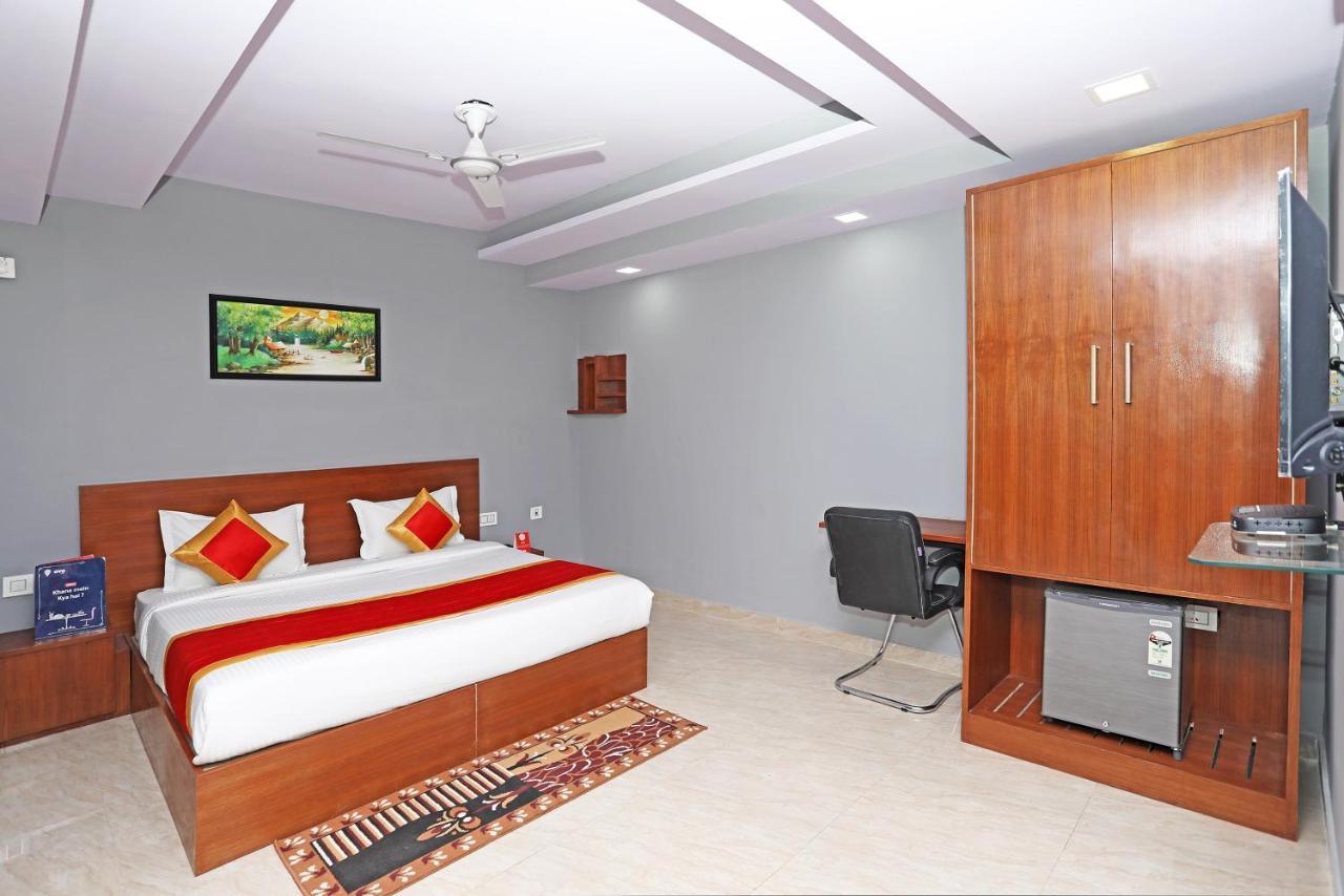 Отель Capital O Aashiyana Paradise Near Omaxe Gurgaon Mall Экстерьер фото