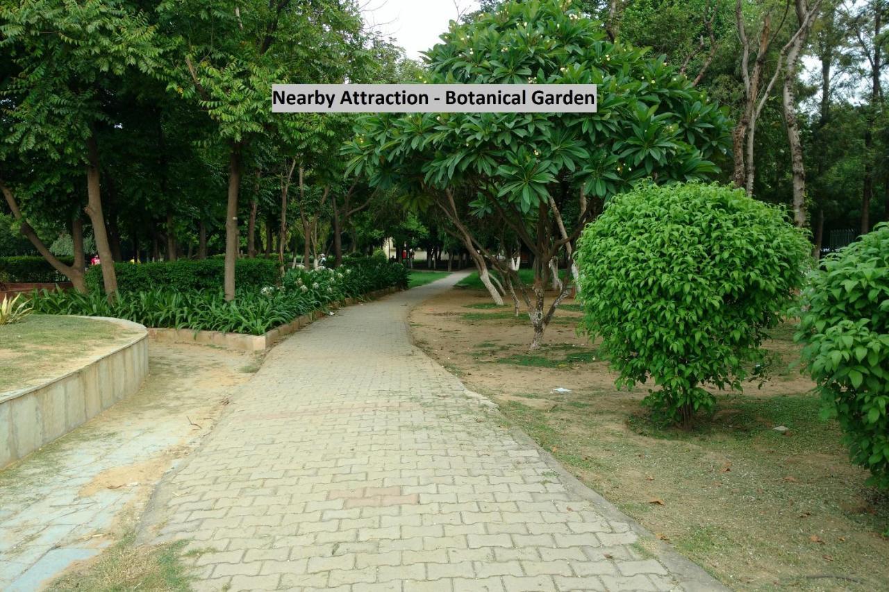Отель Capital O Aashiyana Paradise Near Omaxe Gurgaon Mall Экстерьер фото